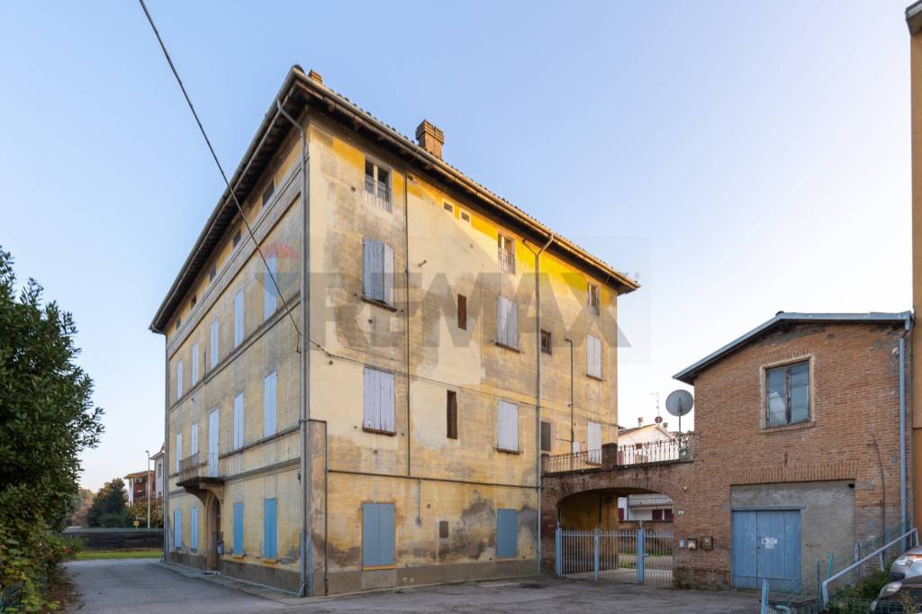 casa indipendente in vendita a Valsamoggia in zona Bazzano