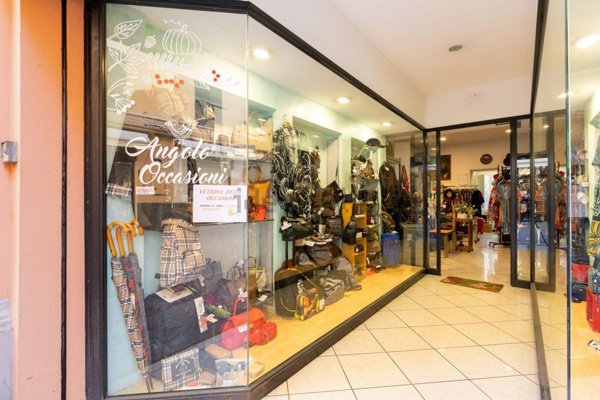 negozio in vendita a Valsamoggia in zona Bazzano