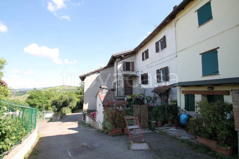casa indipendente in vendita a Valsamoggia in zona Sant'Apollinare