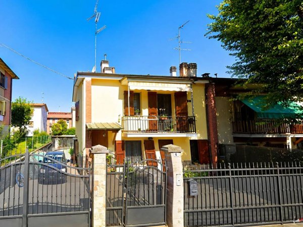 casa indipendente in vendita a Valsamoggia in zona Crespellano