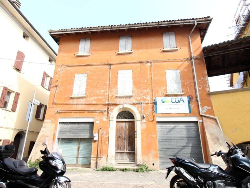 intera palazzina in vendita a Valsamoggia in zona Bazzano