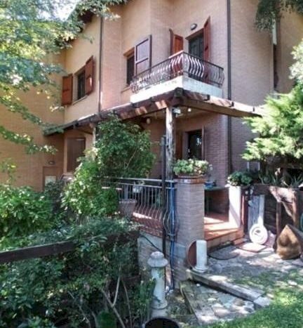casa indipendente in vendita a Valsamoggia in zona Bazzano