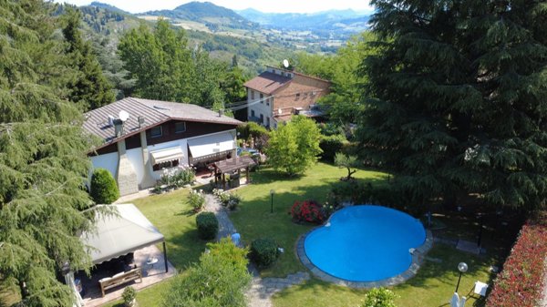 casa indipendente in vendita a Valsamoggia in zona Savigno