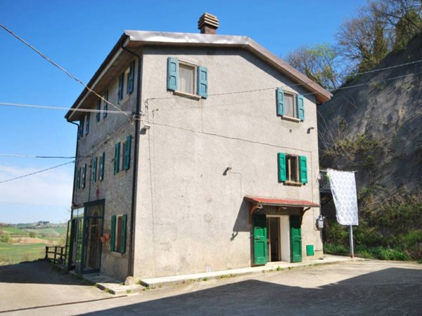 appartamento in vendita a Valsamoggia in zona Castello di Serravalle