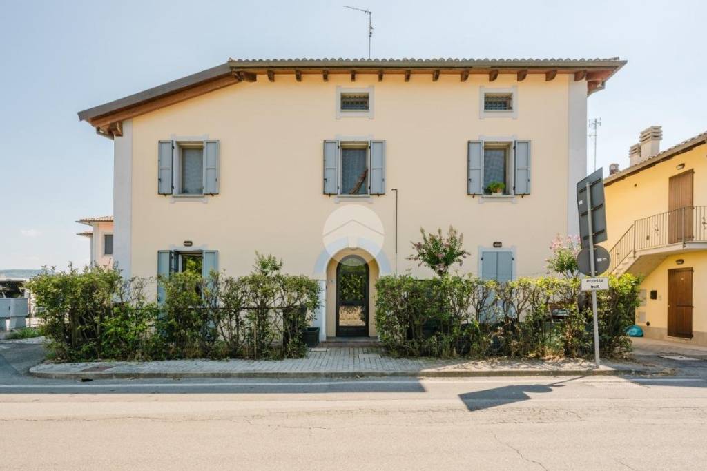 appartamento in vendita a Valsamoggia in zona Bazzano