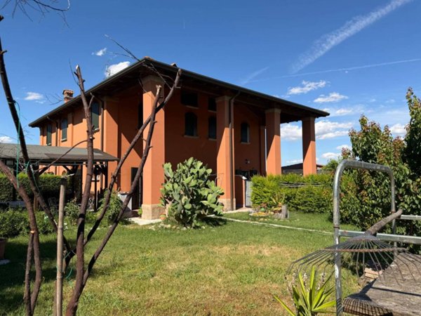 casa indipendente in vendita a Valsamoggia in zona Calcara