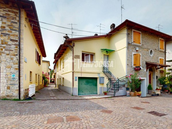casa indipendente in vendita a Valsamoggia in zona Savigno