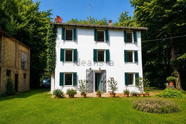 esavano in vendita a Valsamoggia