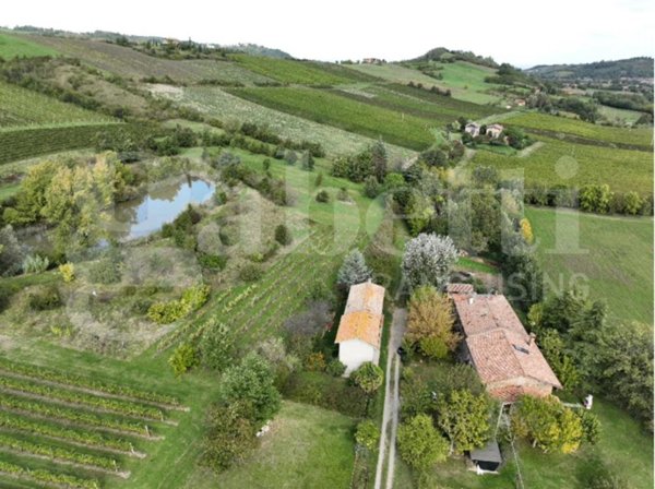 intera palazzina in vendita a Valsamoggia