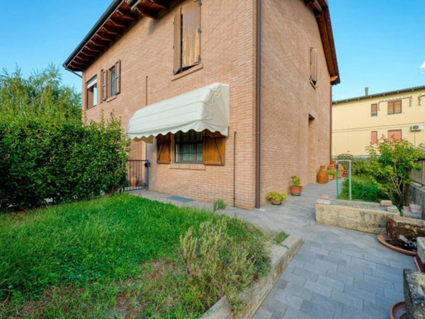 casa indipendente in vendita a Valsamoggia in zona Crespellano