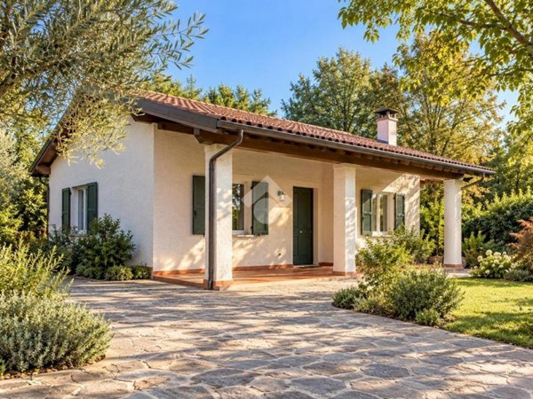 casa indipendente in vendita a Valsamoggia in zona Monteveglio