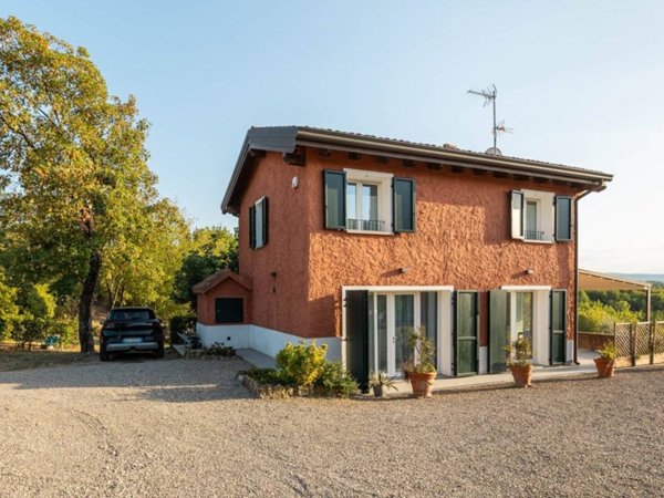 casa indipendente in vendita a Valsamoggia
