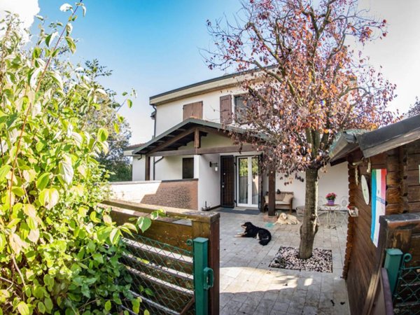 casa indipendente in vendita a Valsamoggia in zona Bazzano