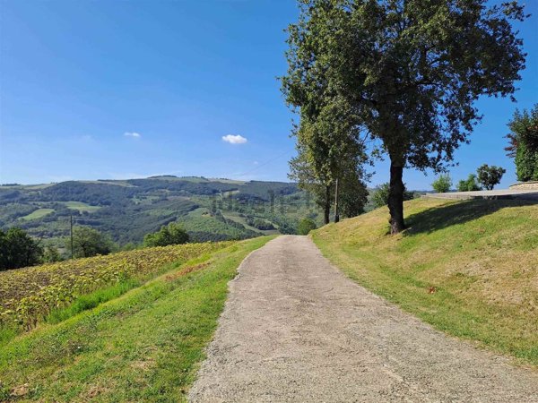 villa in vendita a Valsamoggia in zona Castello di Serravalle
