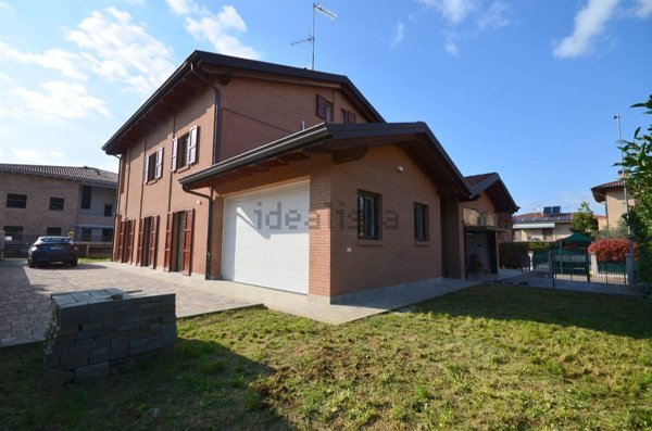 casa indipendente in vendita a Valsamoggia in zona Crespellano