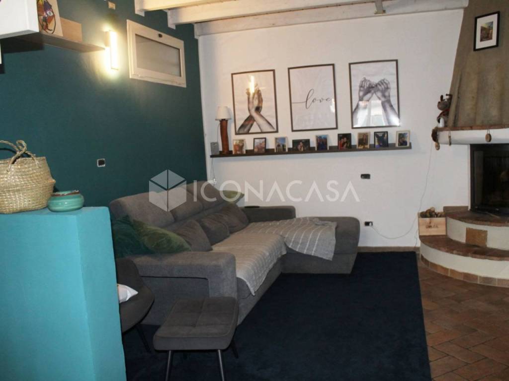 casa indipendente in vendita a Valsamoggia in zona Crespellano