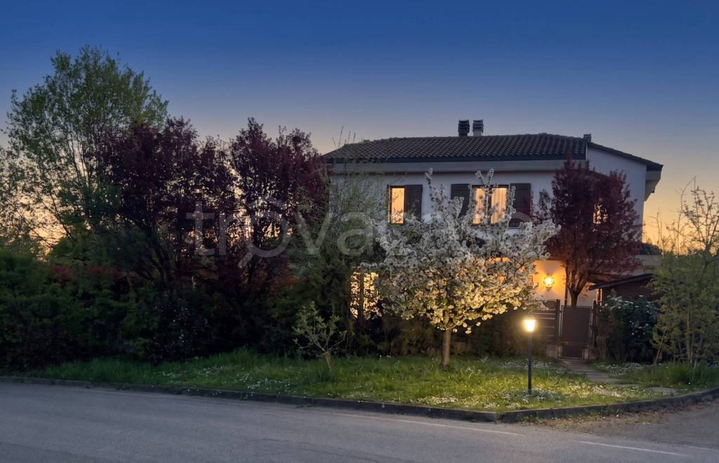 casa indipendente in vendita a Valsamoggia in zona Bazzano