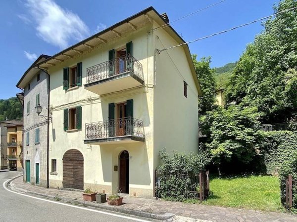 appartamento in vendita ad Alto Reno Terme in zona Molino del Pallone