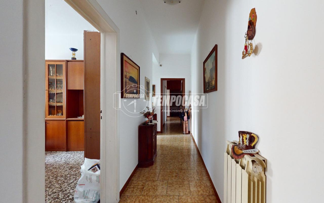 appartamento in vendita ad Alto Reno Terme in zona Borgo Capanne