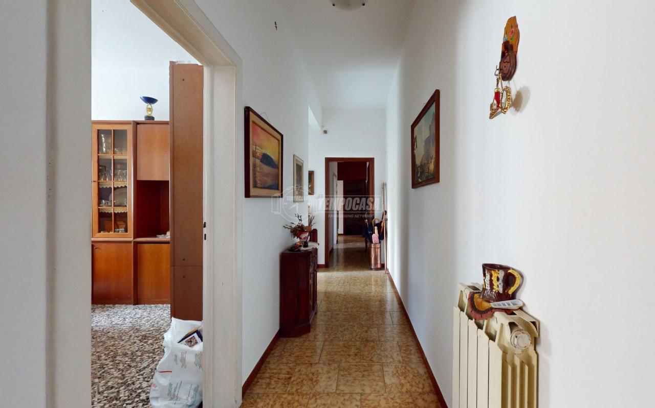 appartamento in vendita ad Alto Reno Terme in zona Borgo Capanne