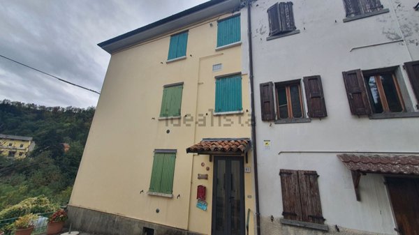 appartamento in vendita ad Alto Reno Terme in zona Granaglione