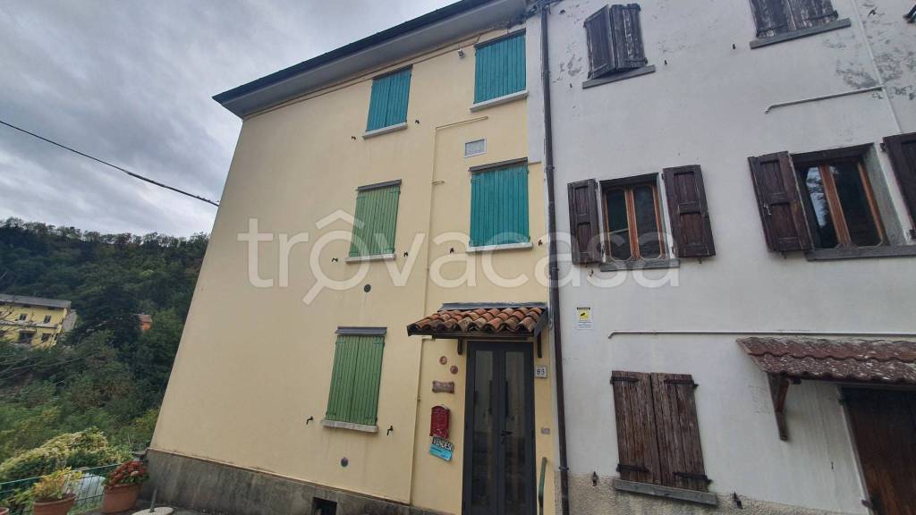 appartamento in vendita ad Alto Reno Terme in zona Granaglione
