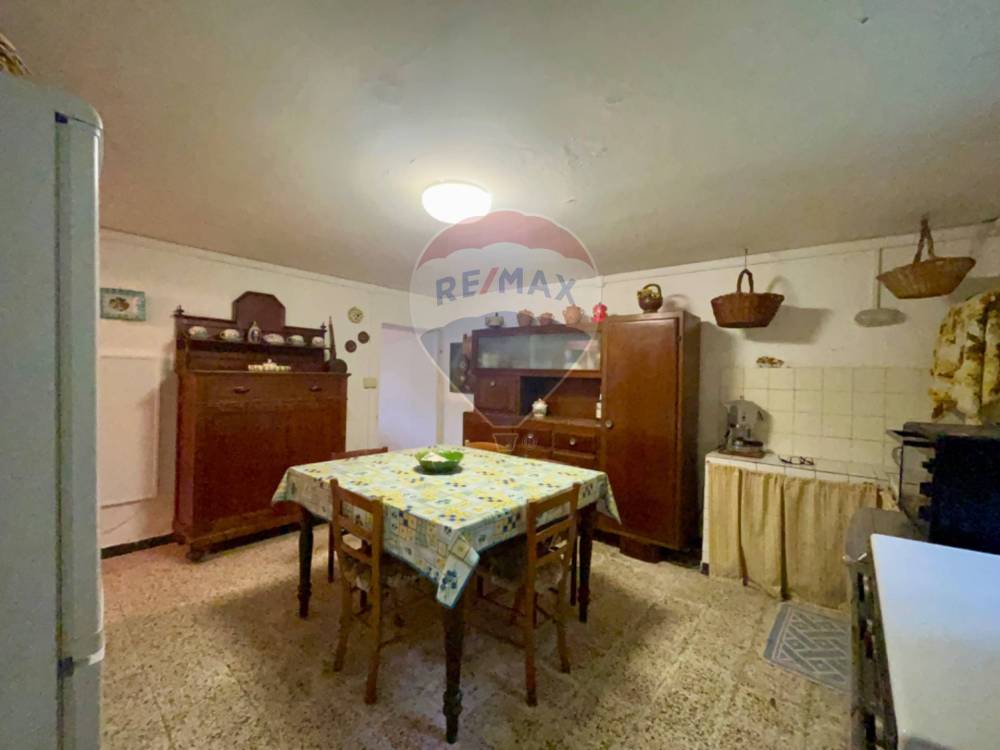 casa indipendente in vendita ad Alto Reno Terme in zona Porretta Terme