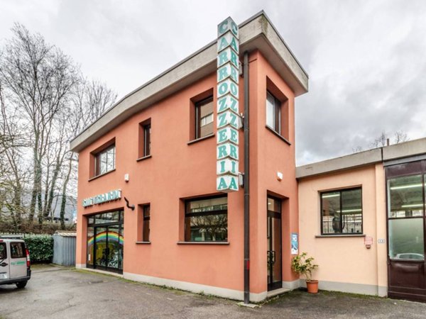 locale commerciale in vendita ad Alto Reno Terme in zona Porretta Terme