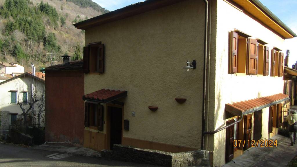 appartamento in vendita ad Alto Reno Terme in zona Granaglione