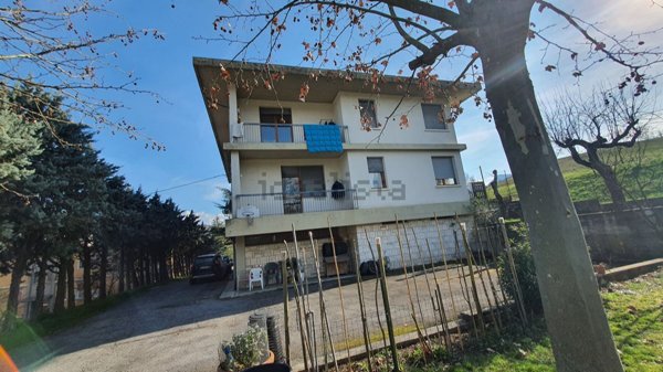 casa indipendente in vendita ad Alto Reno Terme
