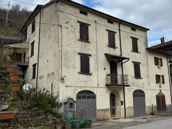 appartamento in vendita ad Alto Reno Terme in zona Granaglione