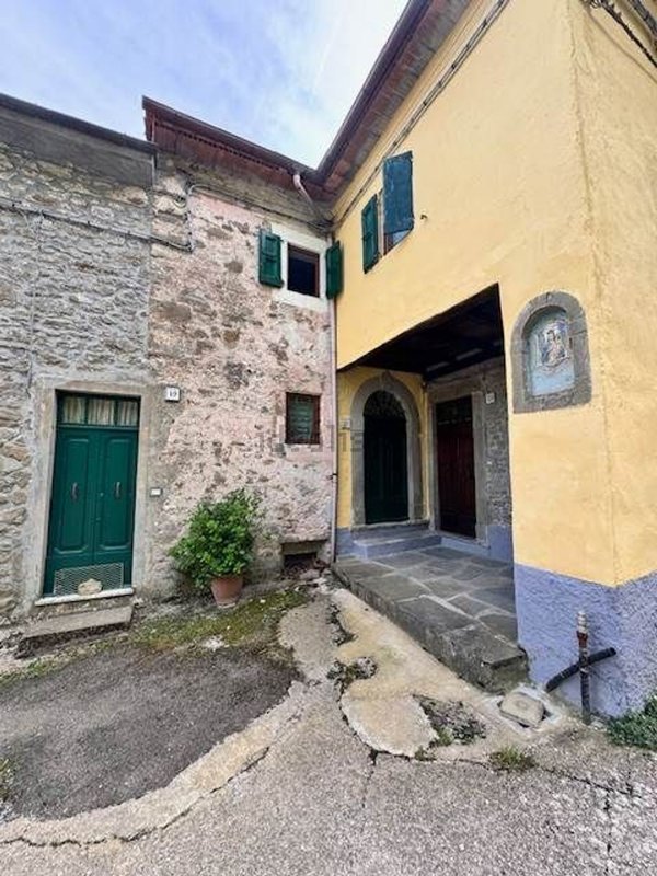 casa indipendente in vendita ad Alto Reno Terme in zona Porretta Terme
