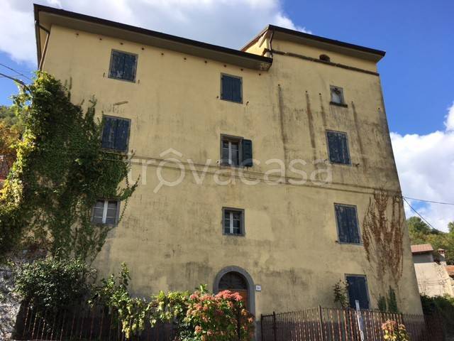 casa indipendente in vendita ad Alto Reno Terme in zona Borgo Capanne