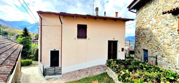 appartamento in vendita ad Alto Reno Terme in zona Borgo Capanne