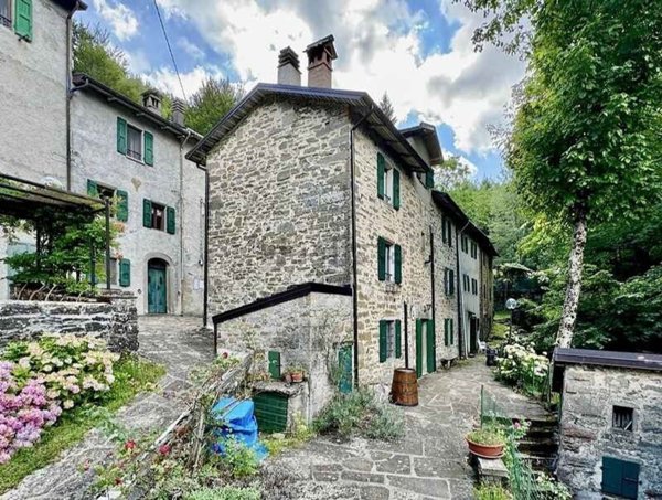 appartamento in vendita ad Alto Reno Terme in zona Castelluccio