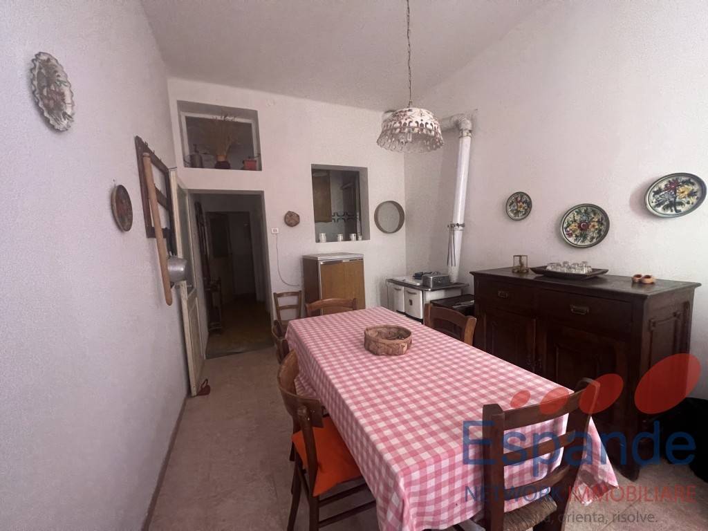 appartamento in vendita ad Alto Reno Terme in zona Castelluccio