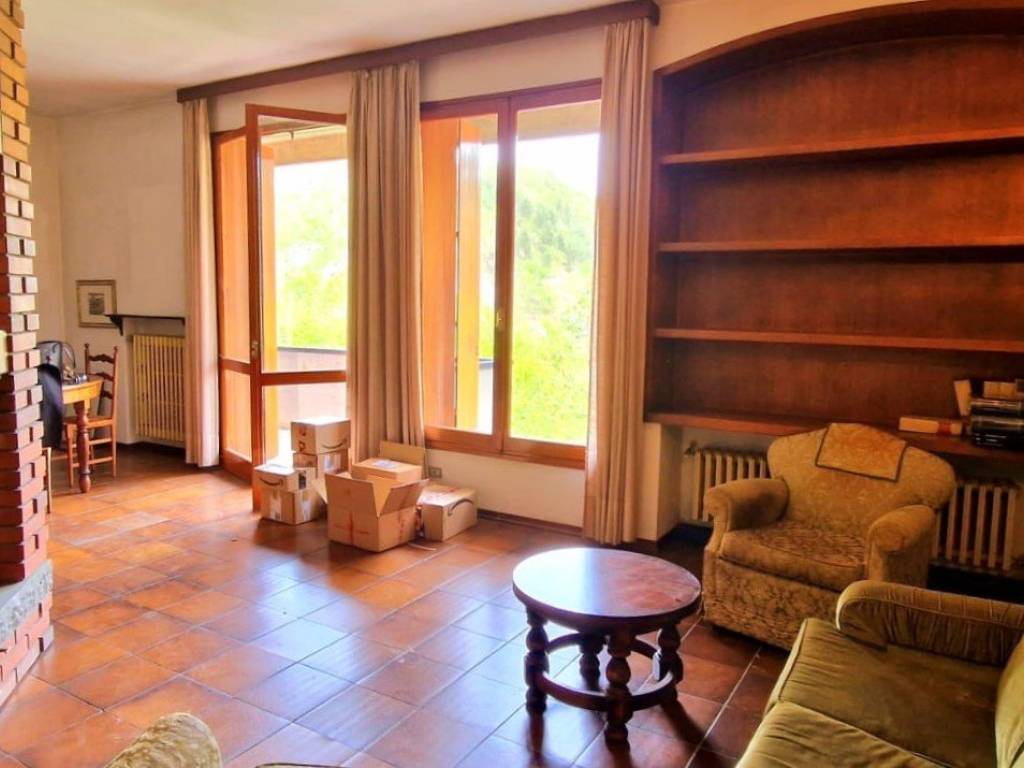 casa indipendente in vendita ad Alto Reno Terme in zona Borgo Capanne