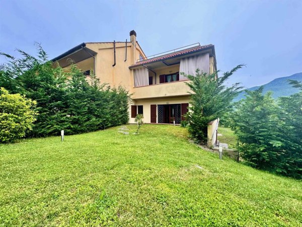 appartamento in vendita ad Alto Reno Terme in zona Capugnano