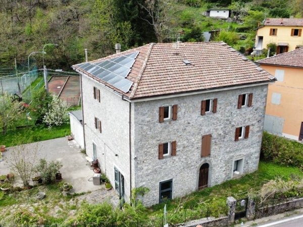 appartamento in vendita ad Alto Reno Terme in zona Granaglione