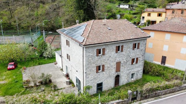 appartamento in vendita ad Alto Reno Terme in zona Granaglione