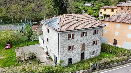 appartamento in vendita ad Alto Reno Terme in zona Granaglione