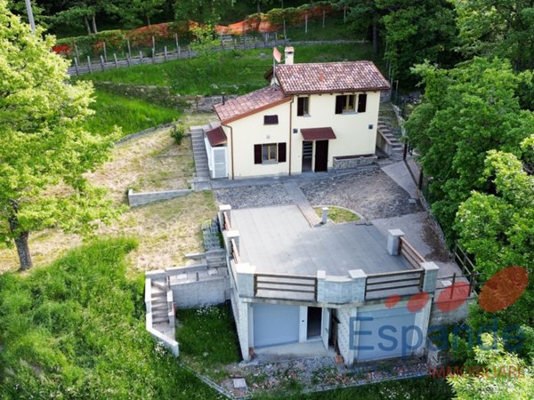 casa indipendente in vendita ad Alto Reno Terme in zona Porretta Terme