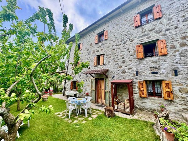 casa indipendente in vendita ad Alto Reno Terme in zona Porretta Terme