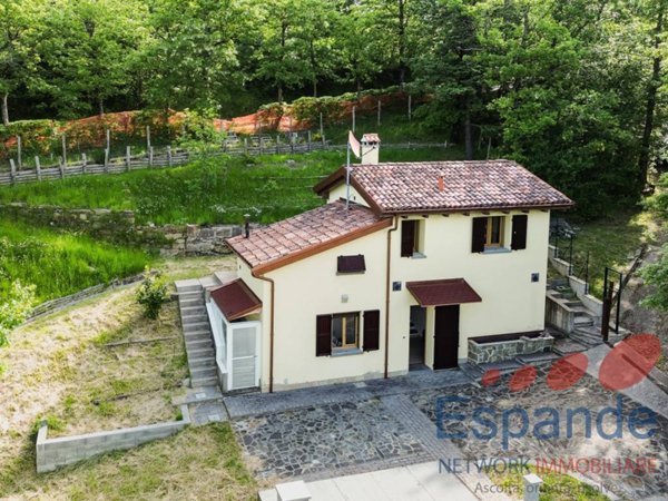 casa indipendente in vendita ad Alto Reno Terme in zona Castelluccio