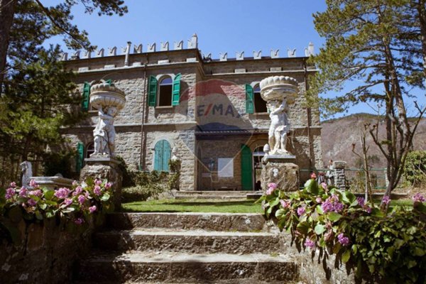 villa in vendita ad Alto Reno Terme in zona Granaglione