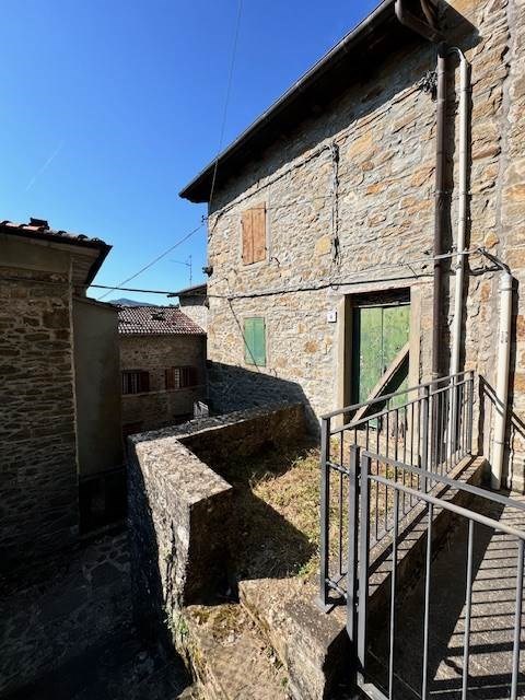 casa indipendente in vendita ad Alto Reno Terme in zona Porretta Terme