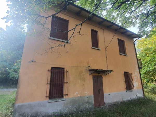 casa indipendente in vendita ad Alto Reno Terme