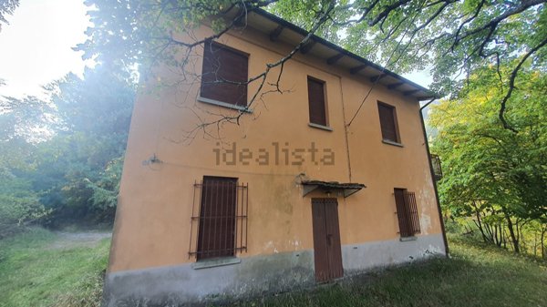 pentavano in vendita ad Alto Reno Terme