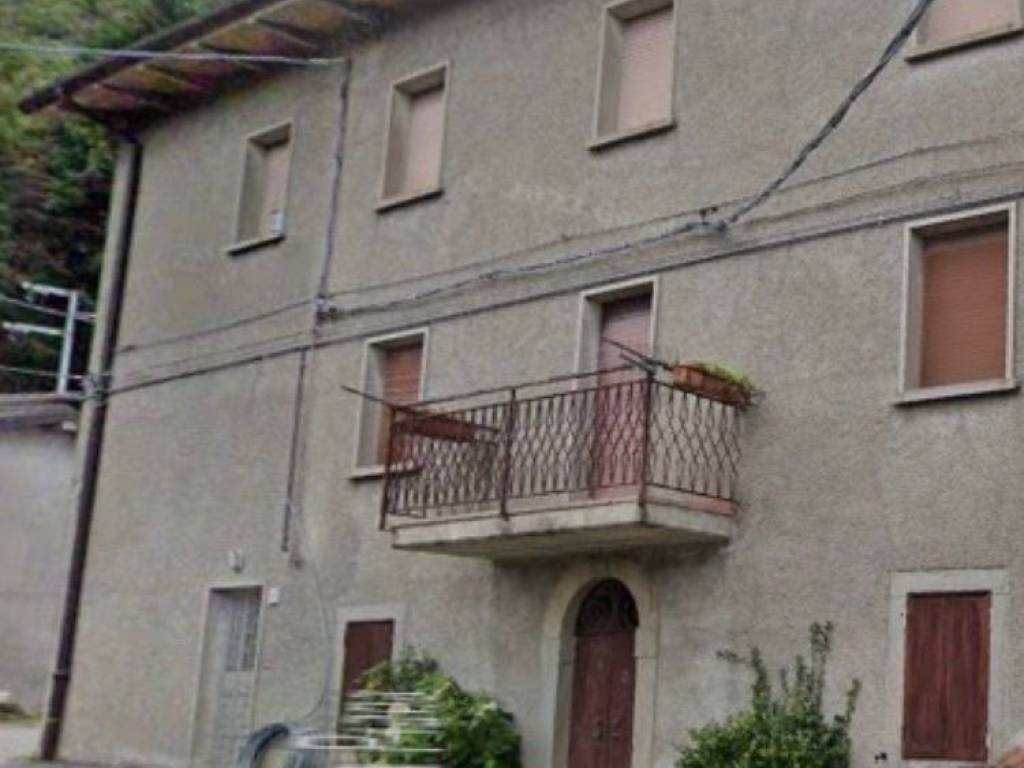 casa indipendente in vendita ad Alto Reno Terme in zona Borgo Capanne