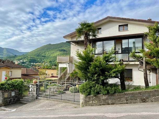 casa indipendente in vendita ad Alto Reno Terme in zona Ponte della Venturina